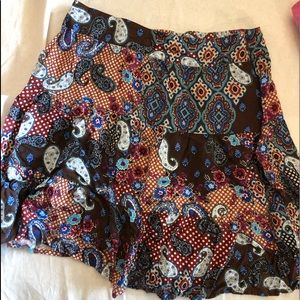 Forever 21 float paisley pattern skirt Med. junior